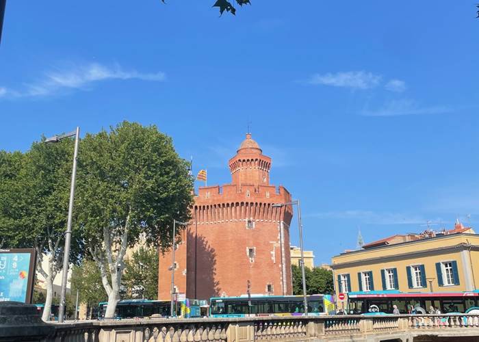 Perpignan la Rayonnante, le Castillet, porte Notre Dame, entrée de Perpignan.