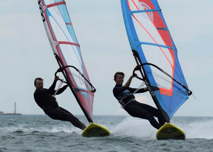 windsurf