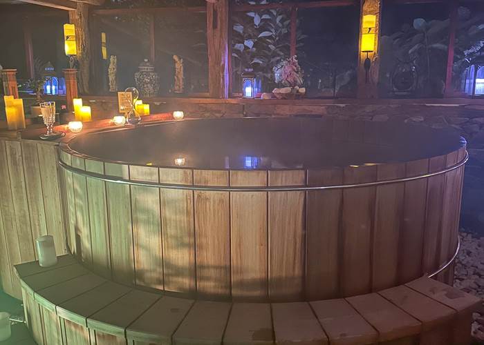 bain chaud Ofuro en cèdre rouge enrichi en sel d'Epsom