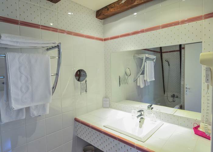 Villa Ric, chambres climatisées à Saint-Céré proche Padirac et Rocamadour