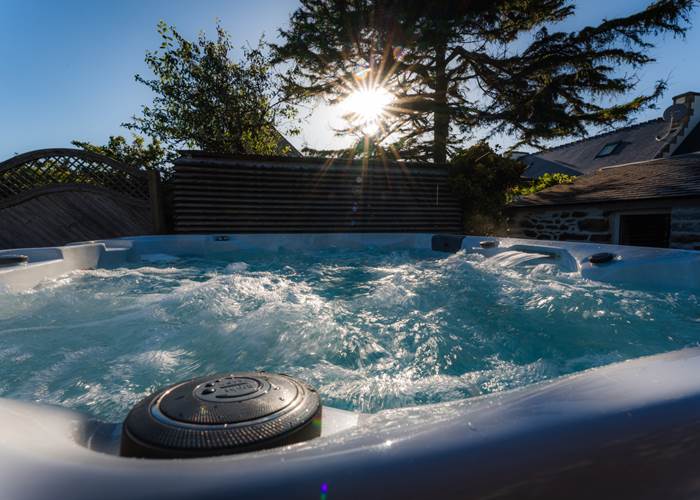 Détente au spa extérieur