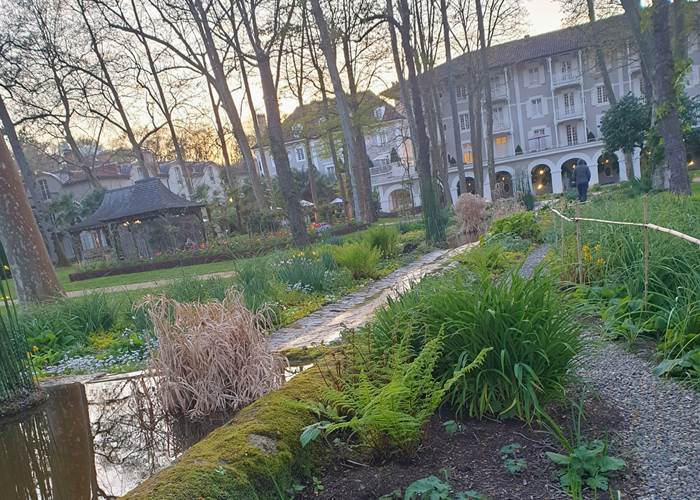 Les thermes d'Eugénie. Chaine Thermale du soleil