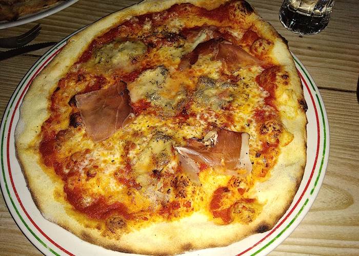 Pizza au Feu de bois