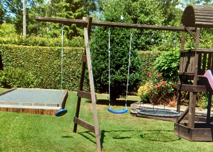 Notre jardin et son espace jeux