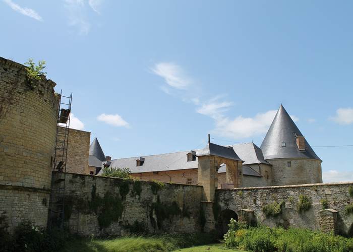 chateau de charbogne juin 2013