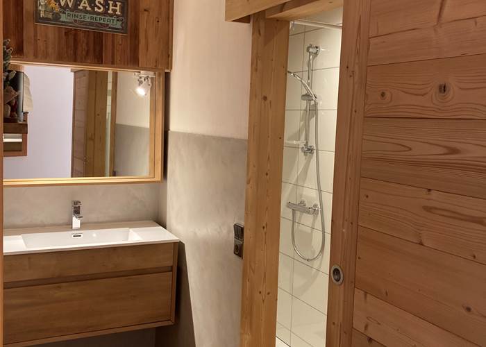 Douche rénovée rez de jardin