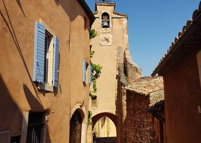 Tout_de_l'horloge_de_Roussillon et son campanile provençal