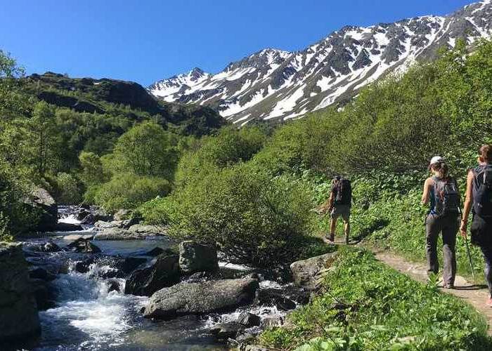 Départ dans le site classé du Mont Thabor