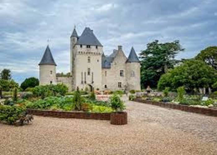 chateau-du-rivau-gite-troglodyte-touraine