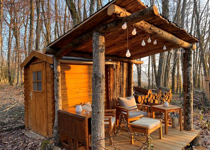 La terrasse avec espace détente à proximité de la bulle-page