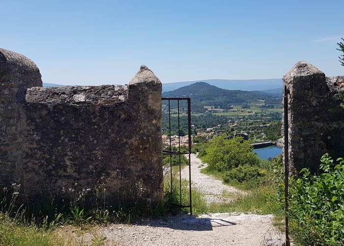 Le_barrage_de_Saint_Saturnin_les_Apt_depuis_la_chapelle