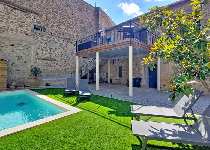 Le Pressoir des Gîtes de Monte Blanco, ancienne bâtisse viticole restaurée avec piscine privée à Montblanc