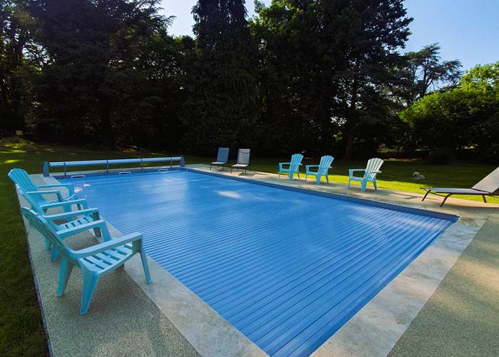 Domaine du Four - Piscine avec rideau de sécurité