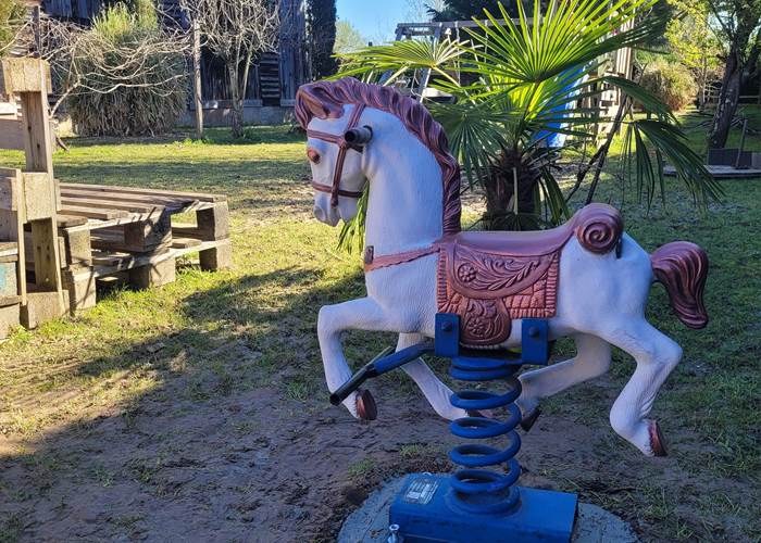 Cheval sur ressort  2/4ans