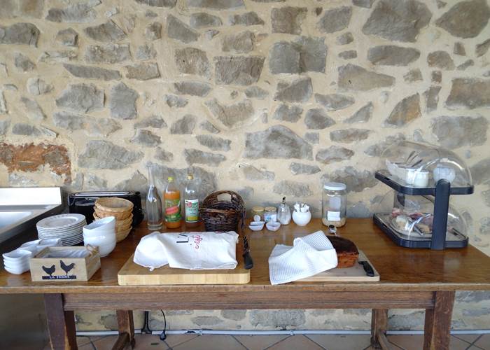 Petit - déjeuner maison et local "Le Coq du Nord -Mailhac"