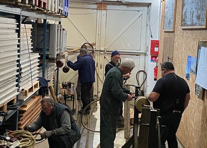 Travail d'équipe à l'atelier-page