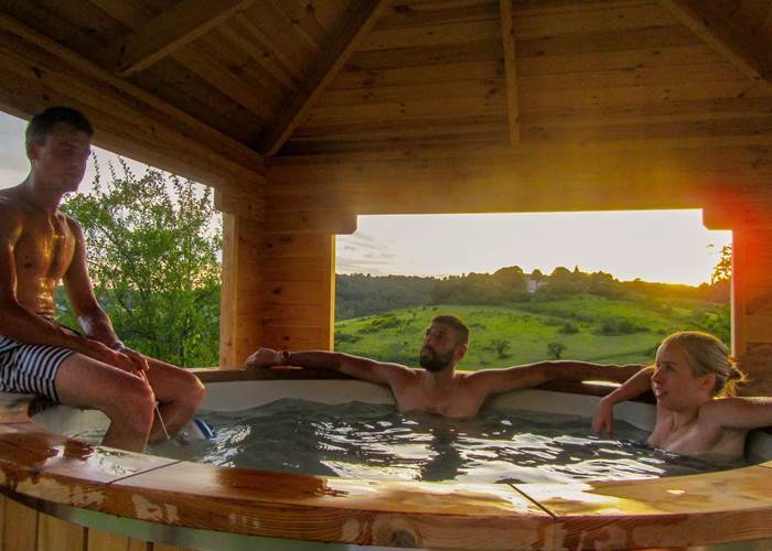 HYGGE_EN_PÉRIGORD_BAIN_NORDIQUE_SAUNA_COCOONING_VACANCES_TOURISME_AMIS_FAMILLE_DORDOGNE