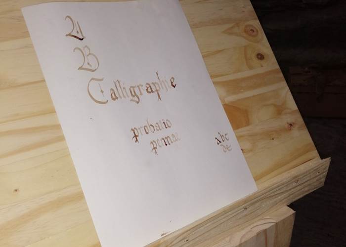 Exemple produit pendant l'animation scriptorium au Château féodal de La Roche-en-Ardenne