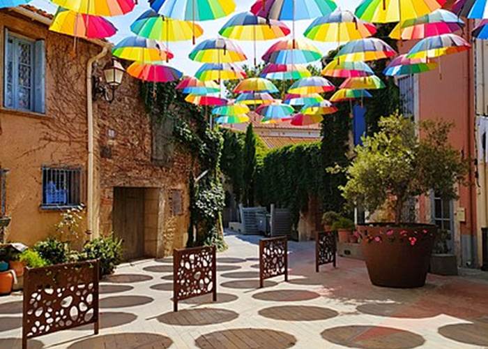 Place_François_Ferrié,_Sainte-Marie-la-Mer