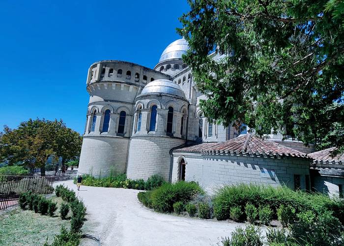 Gîtes, chambre d'hôtes et table d'hôtes gastronomique à Casteljaloux Lot et Garonne, piscine, jacuzzi et spa