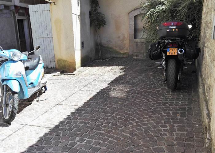 Parking motos