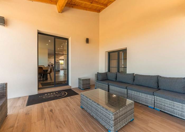 gîte, location de vacances, hébergement touristique, séjour, nuitée, maison de vacances, Lias, Bonrepose-sur-l'Aussonnelle, 32, Occitane, GERS, proche de forêt, centre-ville, pleine campagne, wifi, fibre optique, piscine jardin clos, terrasse, parking gratuit, cuisine équipée, barbecue, cheminée, climatisation, draps fournis, lave-linge, TV, Famille, groupe, grande capacité, 40 couchages, enfants bienvenus, séminaire, cousinade, randonneurs, amis, terrain de rugby, écrin d'amour , charme, authentique, luxe, insolite, calme, détente, nature, éco-responsable, durable, rénové, ancien, vue panoramique, atypique