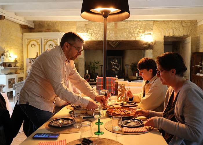 Repas alsacien servi au Château de Saint-Chamarand dans le Lot lors d’un séjour de groupe