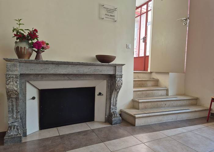 La cheminée de la salle à manger
