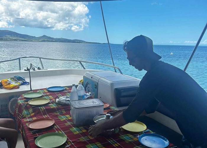 #guadeloupe #gwada #antilles #caraibes #fwi #guadeloupeislands #beach #island #nature #travel #holiday #vacances #sun #paradise #plage #sunset #picoftheday #instagood #photooftheday #instatravel #excursionbateau #randonnée971 #plageguadeloupe #kayakguadeloupe #snorkeling971 #visiteguadeloupe #activitesantilles #tourisme971 #découvertedelile #vacancesguadeloupe