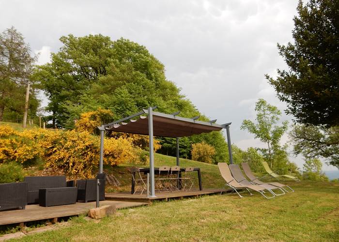 Terrasse du gite Grande Ourse à Noailhac