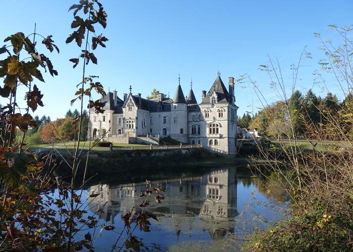 châteaux - randonnées - sites touristiques -