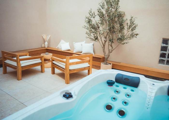 Maison Balas - Location de vacances à Canet-en-Roussillon - Appartement avec Jacuzzi privatif Casa & Spa"