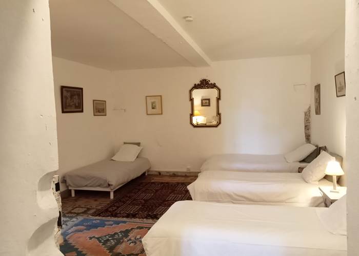 Le Mas Palegry chambres d'hôtes Perpignan - la suite aux oiseaux. Suite familiale pouvant héberger 6 personnes dans de très bonnes conditions. Accès au salon et à la terrasse
