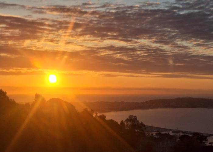 Terrasse sur toit villa Super Cannes au coucher de soleil