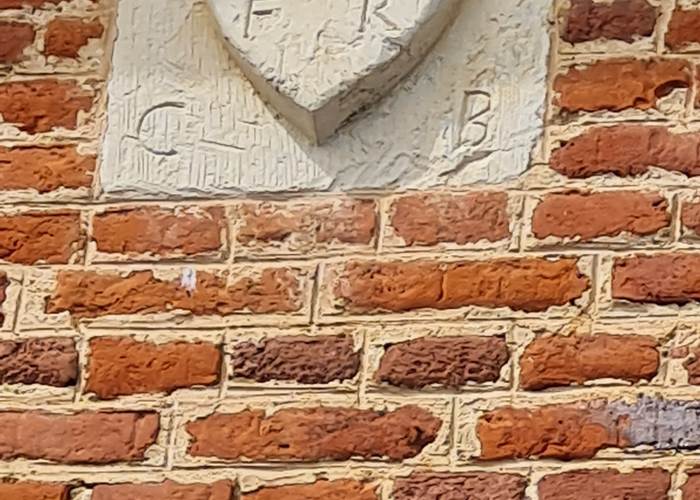 Détail de l'église fortifiée de Parfondeval