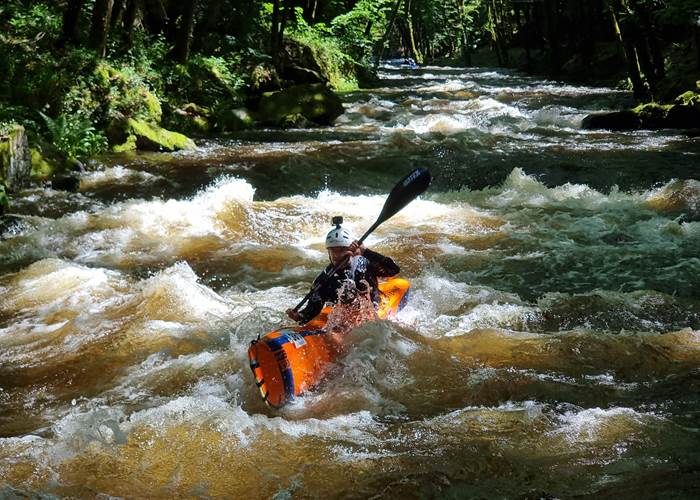 CANOE SUR LA VEZERE A TREIGNAC