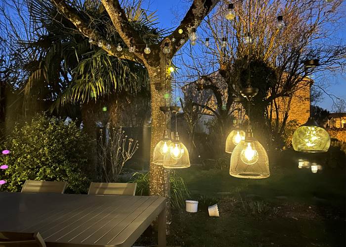 terrasse sud lampes solaires_La Grande Cavalerie