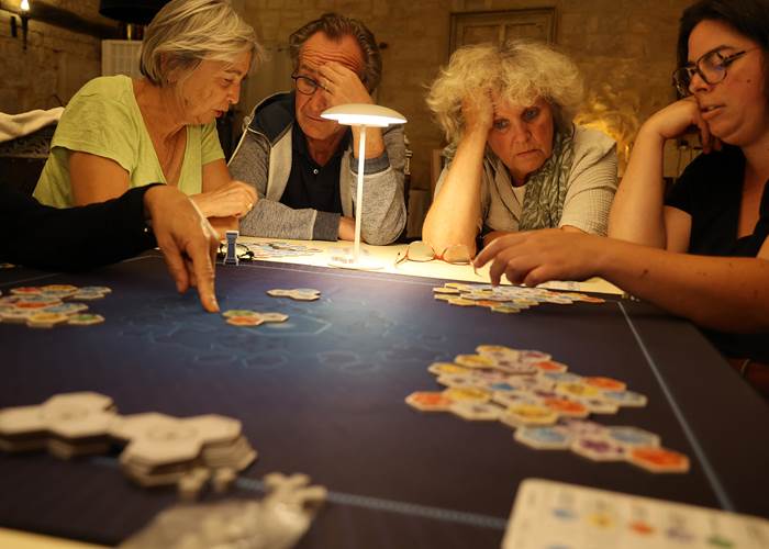 Animations, murder party, jeux de rôles, jeux de société, ludothèque au Château ludique de Saint-Chamarand dans le Lot