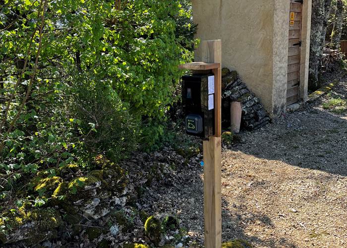 Prise de recharge avec emplacement