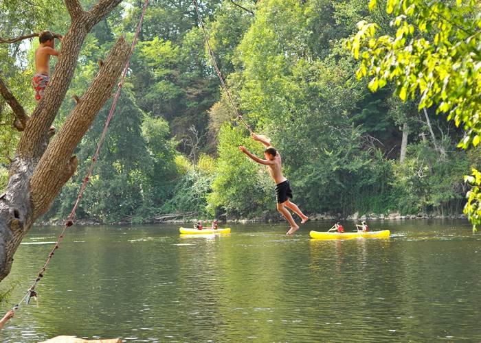 Baignade dans la Dordogne