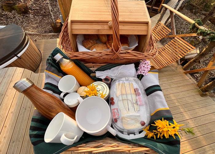 Petit déjeuner aux premiers rayons du soleil-page