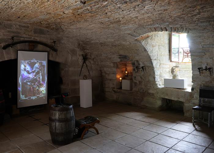 Exposition Onirisme au Château de Saint-Chamarand, Xavier Artesien, tailleur de pierre, Bruno Wagner, illustrateur de Fantasy