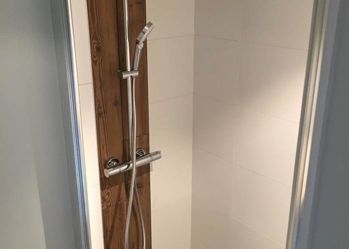 Douche de la suite parentale