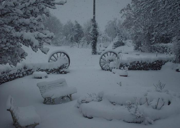 parc et jardins sous la neige au Ranch des Lacs