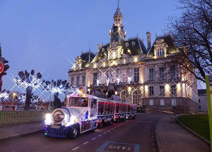 petit train devant la mairie