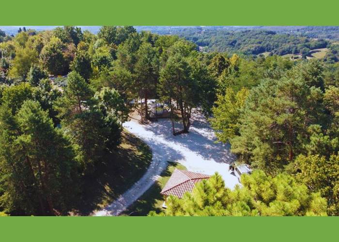 Vue aérienne de notre aire e camping-car