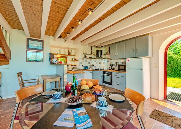 table à manger et cuisine