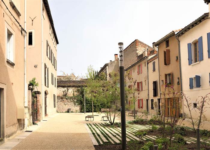 Place Saint Priest