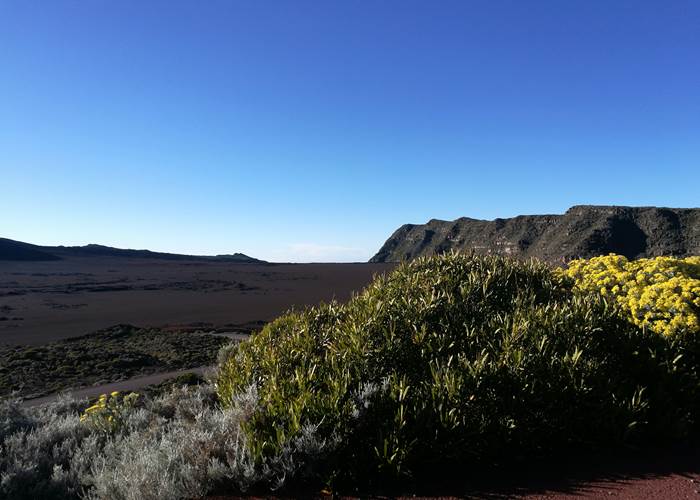 la-plaine-des-sables-pres-du-volcan-la-reunion.jpg