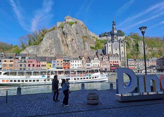 Dinant, la Meuse, la collégiale et la citadelle